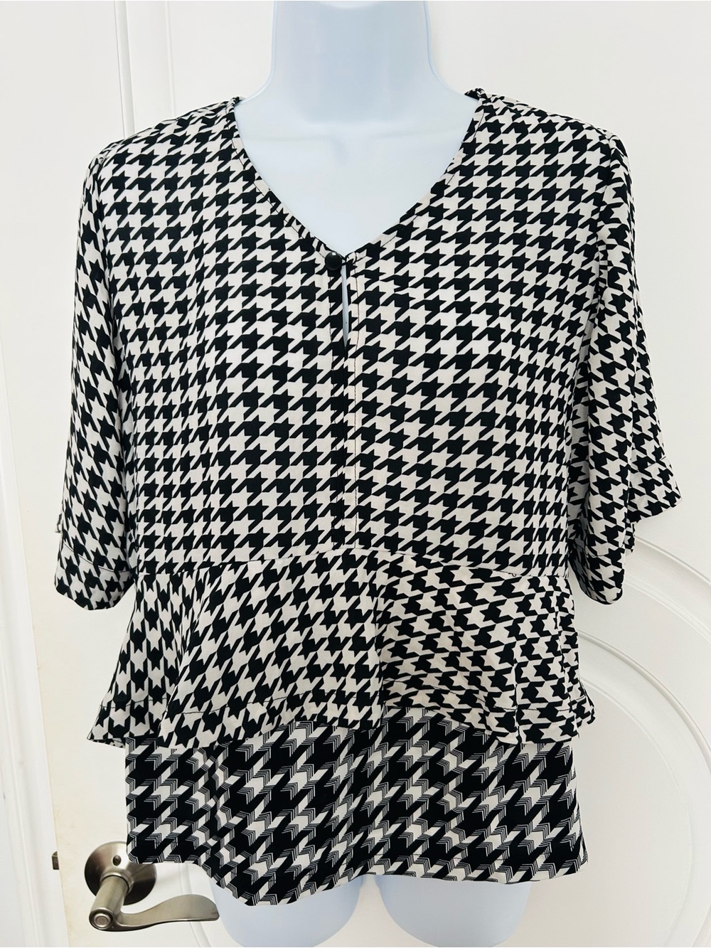Black & White Houndstooth V-Neck Layered Top